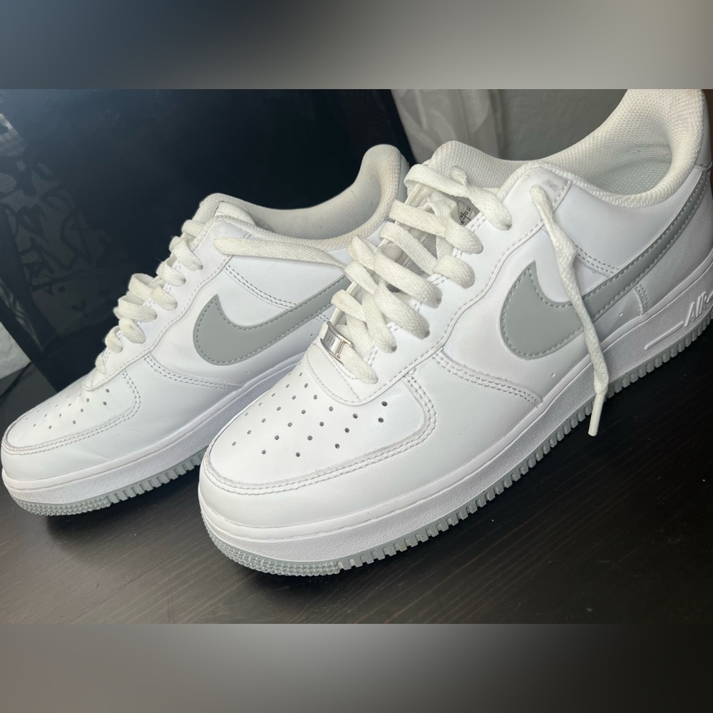 Nike Air Force 1 Low '07
White Light Smoke Grey